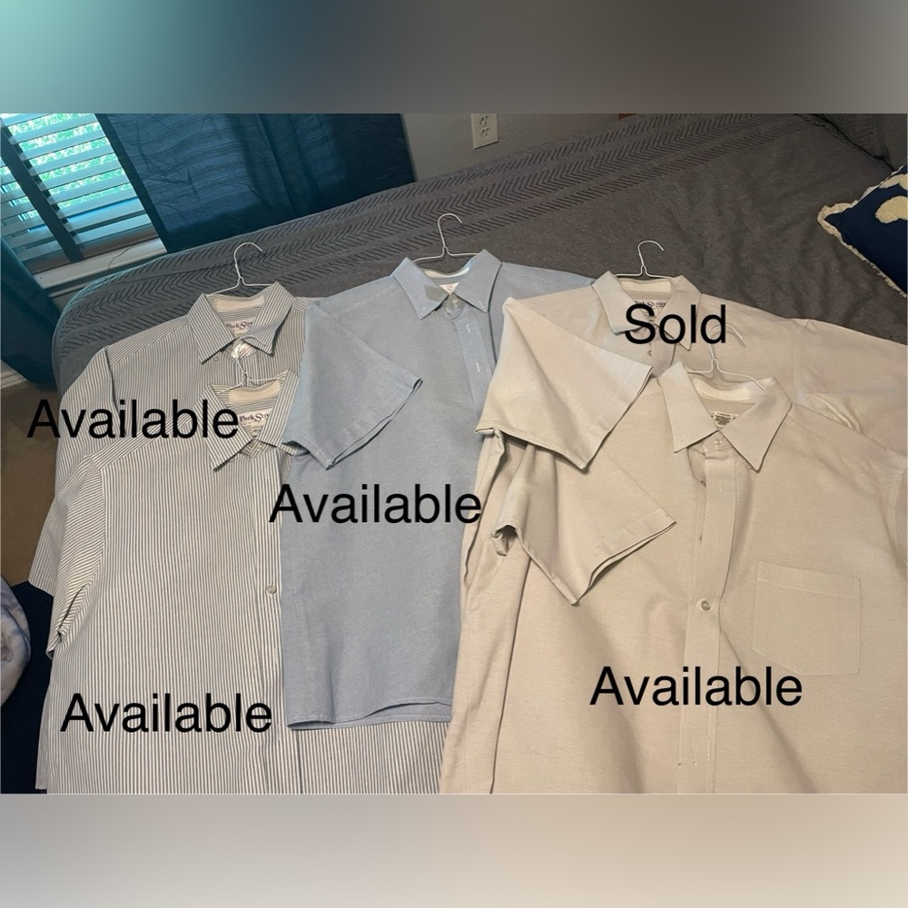 Mens short sleeve shirts.  Uniform shirts. Button down shirts.    4 mens shirts